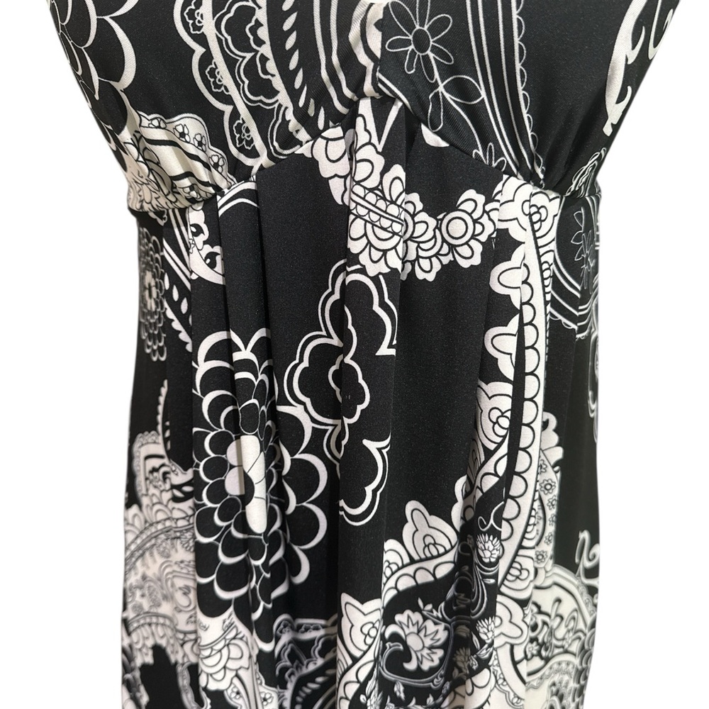 ECI Monochrome Patterned Dress - Picture 5 of 7